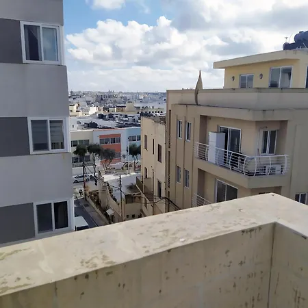 Sunshine Apartment With A Private Roof Terrace Tal-Hriereb