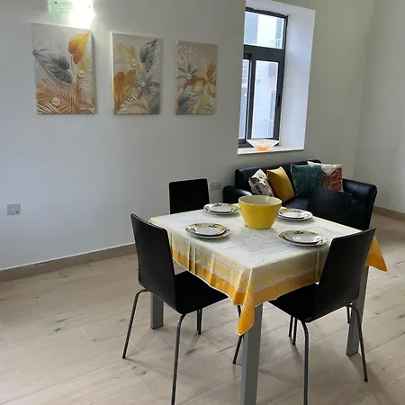 Sunshine With A Private Roof Terrace